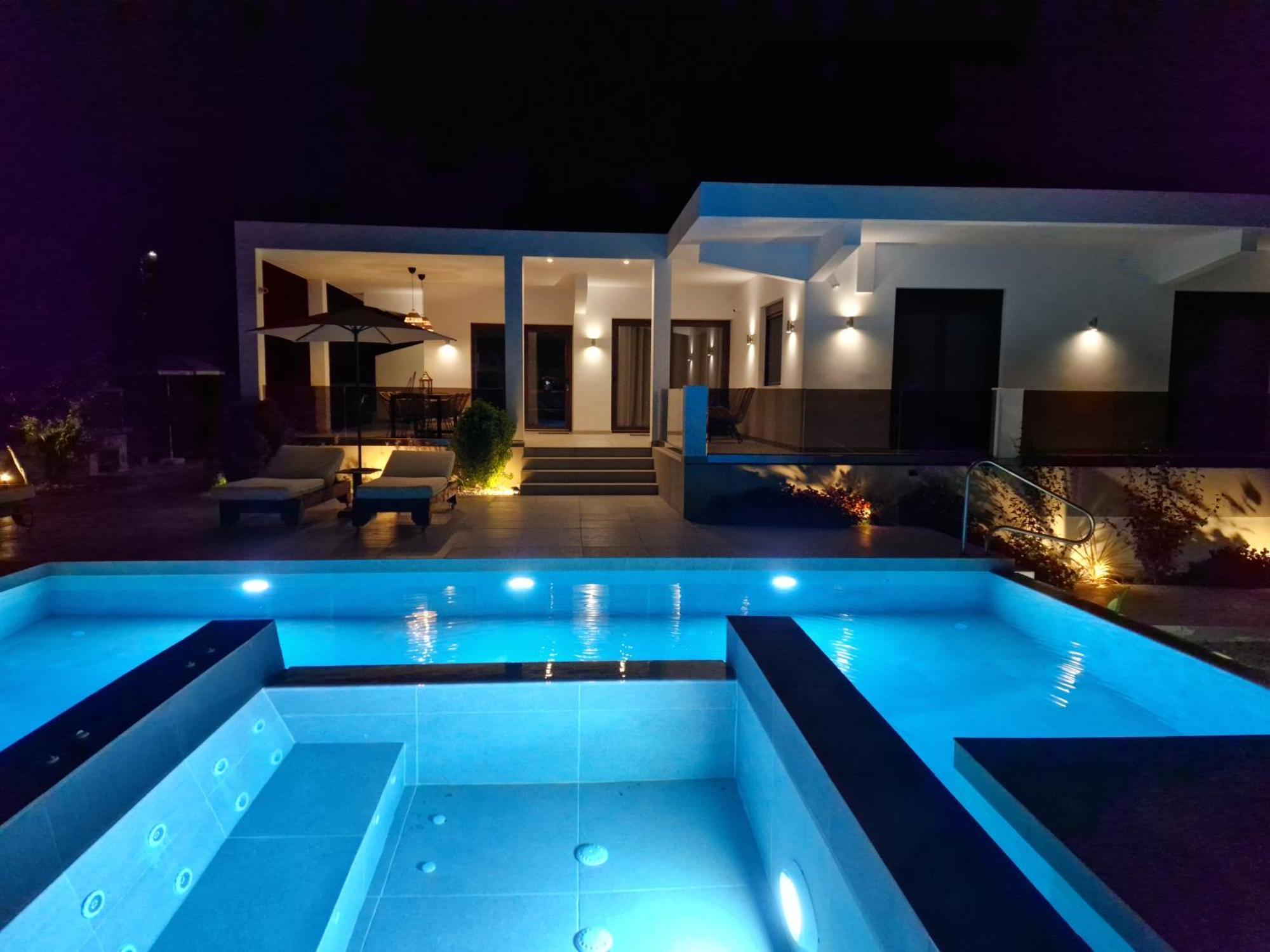 Luxury Villa Anemone With Private Pool Pastida Buitenkant foto